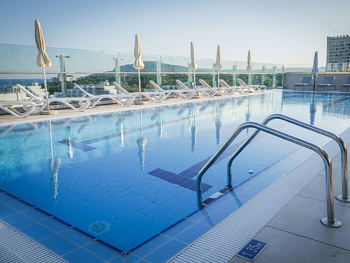 Rooftop Pool | Maritim Hotel Amelia Albena Resort
